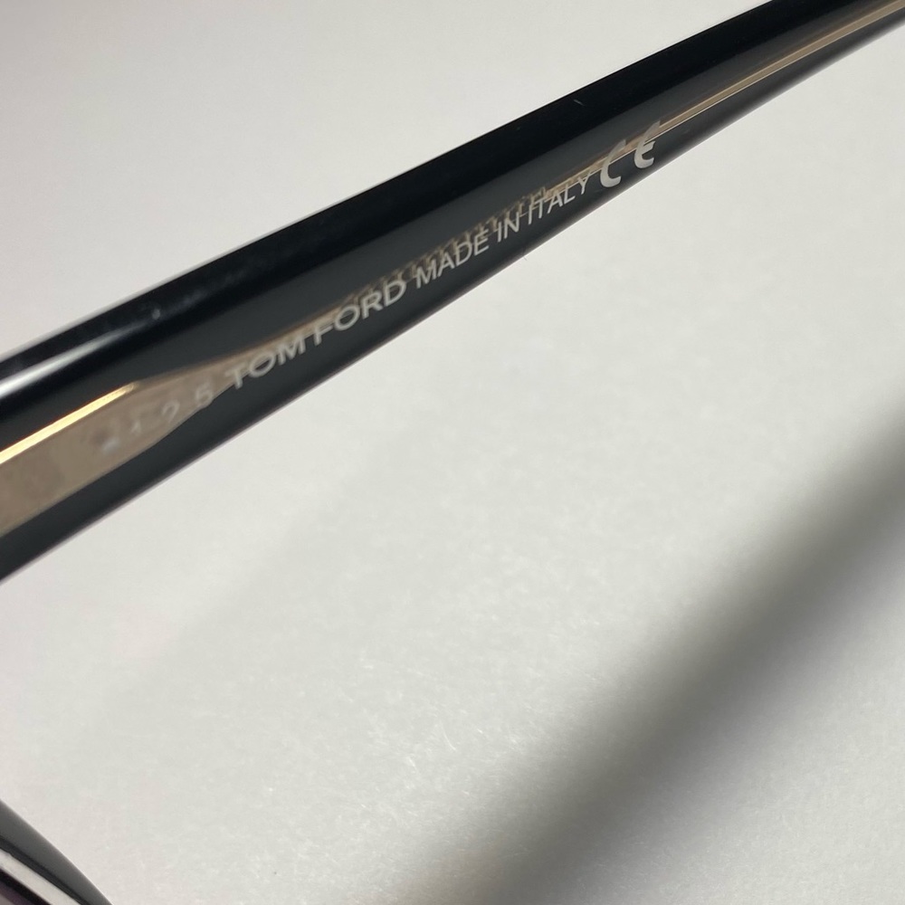 🎉Tom Ford Wallace Cat Eye Black Sunglasses 100% Authentic SOLD OUT $395 w/ case - Picture 2 of 14